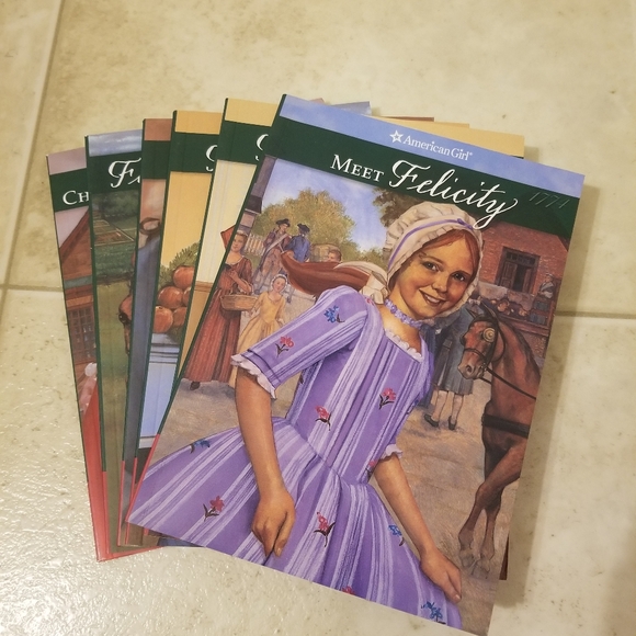 American Girl Felicity book set 1 to 6 in box damaged box and game missing piece - Picture 3 of 10
